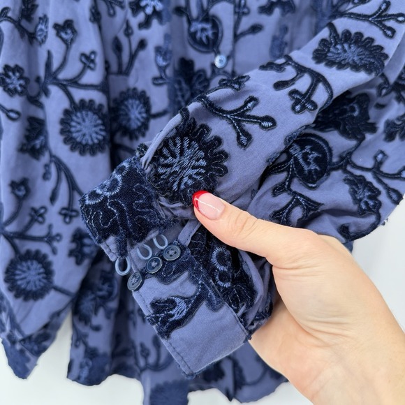 Anthropologie Pilcro Blue Velvet Appliqué Button Down Top Size Medium - Picture 4 of 12